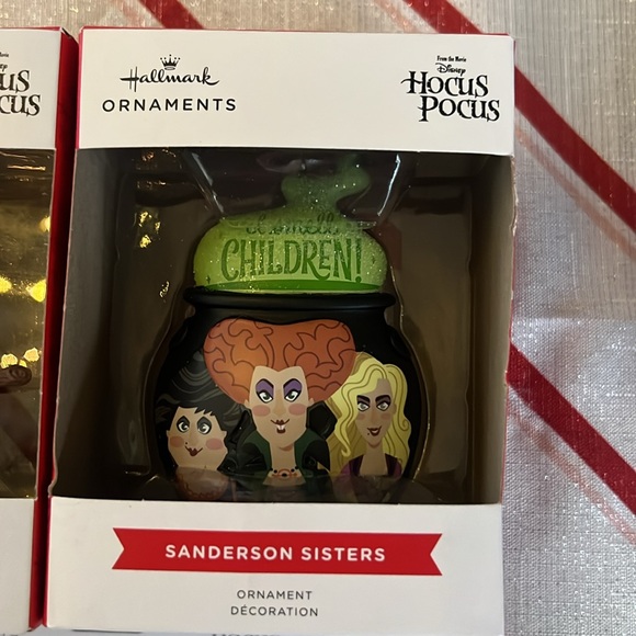 Hallmark Hocus Pocus Winifred & Sanderson Sisters Magnetic, set of 4 - Picture 4 of 5